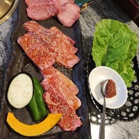 川崎名物 炭火焼肉 食道園 - 
