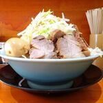 ラーメン 盛太郎 - チャーシュー麺　1,000円（野菜マシマシ、薄味）