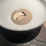 炭火鉄板焼　杜季 - マッシュルームのスープ