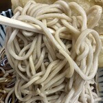 Tachiguikisoba Choujuan - 麺は水分が少なめの食感です。