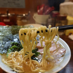 ラーメン 洞くつ家 - 麺は硬め、硬くて短くてツルンツルン！