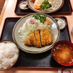 とんかつやまだ - 特ロースかつ定食2300円(税込)