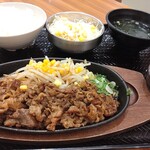 カルビ丼とスン豆腐専門店 韓丼 - カルビ定食