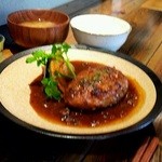 山本のハンバーグ - アボガドとチーズ