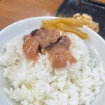Karayama - イカの塩辛とたくあんは無料