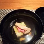 昔心の宿 金みどり - お椀　菊花真丈