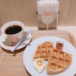 キャピタルコーヒー - かまちかブレンド/焼きたてワッフル(プレーン)