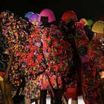 Tori Take - COMME des GARÇONS／2024年春夏コレクション
      此れが着こなせる日本人は故・大屋政子と " かつみ♡さゆり " のさゆりくらいだろ。