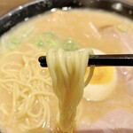 一刻魁堂 - 一刻こってり　麺リフト