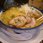 麺蔵 もみじ - 海老塩ラーメン横から