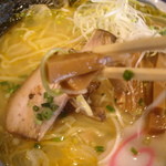 麺蔵 もみじ - メンマアップ