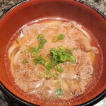 すし辰 - 宮崎牛の肉うどん（400円）