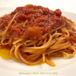 ガストロノミア ヨシ - トマトのコクとうまみ，ニンニクと唐辛子の辛みが躰をピリっとさせてくれます（脂肪燃焼に良いに決まってる）