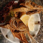 すし辰 - アジ姿握り→骨部分の唐揚げ（二匹分）