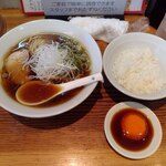 らーめん芝浜 - 米朝（チャーシューめん+榛名濃厚卵漬け丼）（醤油）