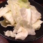 三代目ウエゾノヤ - お通しキャベツ