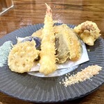 佐山庵 - 天もりそば　2,000円