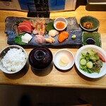 Biei Wagyuuto Shunsai Sumibikappou Kametsuru - お刺身定食