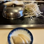 Suteki Hausu Teppan Yaki Fuji - ⭐️ハンバーグランチ¥1.000
                      先月9月迄¥900だったのに10月から¥1.000へ値上がり
                      　※ご飯、味噌汁、漬物付き
                      　※ご飯の大盛りやお代わりが可能かは不明