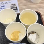 Jinenjo - 酢、スープ割り、柚子粉、黒七味
