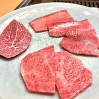 TANAKA YAKINIKU RESTAURANTE - ⑤塩焼物
                    　タン、サーロイン（松坂牛）、ヒレ（飛騨牛）