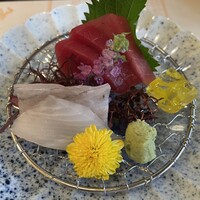 荒井屋 本店 - 鮫カレイとまぐろ