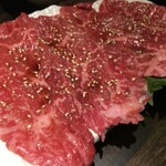 Botan - ある日のうーん。。な中ロース。同じ値段でこの差は凄いけど、まぁ焼肉はロットだからね。当たり外れ絶対ある