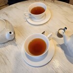 Y's tea room - キャラメルアーモンド　800円、ティーフォーユー　800円