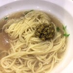 ラーメン 普通 - 替え玉と一緒にアサリのペーストをパイルダーオン！