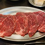 炭火焼肉 ホルモン やまと - 赤身肩ロース