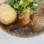 麺屋 まさき - 究極の醤油ラーメンのスープアップ