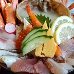 旨いもん市場 海月丸 - てっぺん海鮮丼