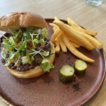 オセマニア - Manuka Orange Blue Burger with French Fries