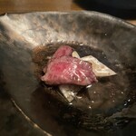 麻布十番 魚と牛じゃ - お通しの牛たたき