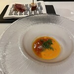 IZURUN - ガスパチョと純粋トマトスープ。イベリコ豚の生ハムをあわせるのだが、トマトと生ハムって物凄く相性がいい！