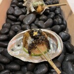 IZURUN - 中ばあわびとサザエ（バター）