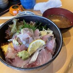 寿司ダイニング甚伍朗 - 地あじ丼