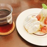パルファン - ホットコーヒーといちじくショートケーキ