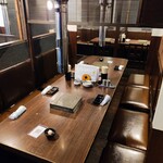 炭火焼肉ホルモン うらら - 8名様掛け