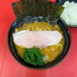 横浜ラーメン 田上家 - ラーメン並