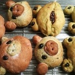 オステリア ジャポネーゼ - 55年生き続けてる天然酵母と天然水で焼き上げる自家製パン！