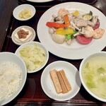 Bai Wan Juka Iro U - 海老と彩野菜の塩炒め昼御膳