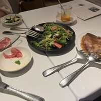 24/7 restaurant - 