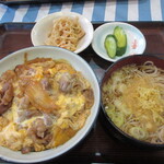 そば処 久楽 - スタミナ丼　900円