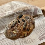 メゾン ムラタ - 有機グリーンレモンとアプリコットのカンパーニュ ¥400