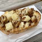 メゾン ムラタ - ハニーマスタードポークのタルティーヌ ¥340