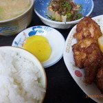 唐揚げ定食って言っても過言ではないです。