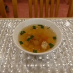 バーン・タム - 謎肉入りスープ