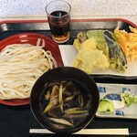 Inaka Udon Wako - ♪肉汁うどん¥650 盛合わせ¥350