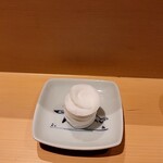 銀座 しのはら - 水をかけ、膨らむおしぼり